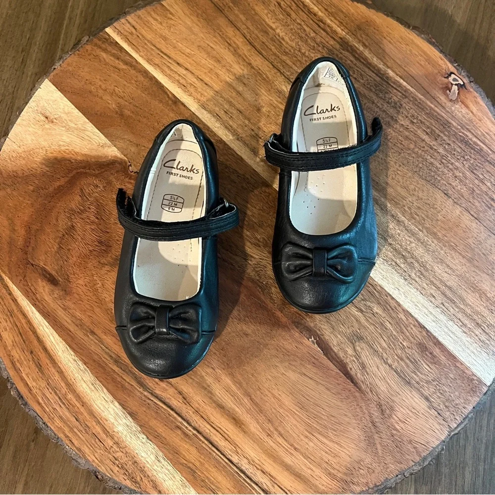 Clark’s Black Leather Mary Jane Bow Shoes Baby Toddler Girl Size 6